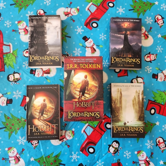 The Hobbit & The Lord of the Rings Book Set and Bluray DVD Movie Bundle 2012 J.R - Picture 4 of 16